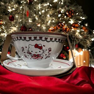 Hello Kitty Christmas Peppermint Tea and Saucer Set 12oz